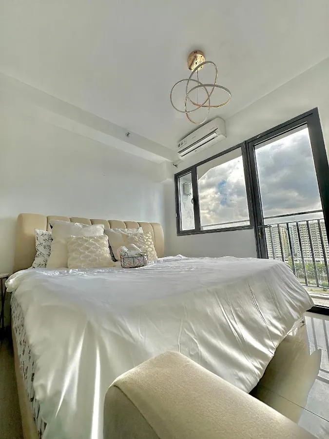 1 Bedroom With Balcony & King Sized Bed Near Mall Of Asia Pasay