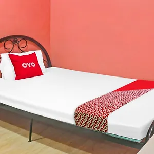 Oyo 868 Solanos Transient House Hotel