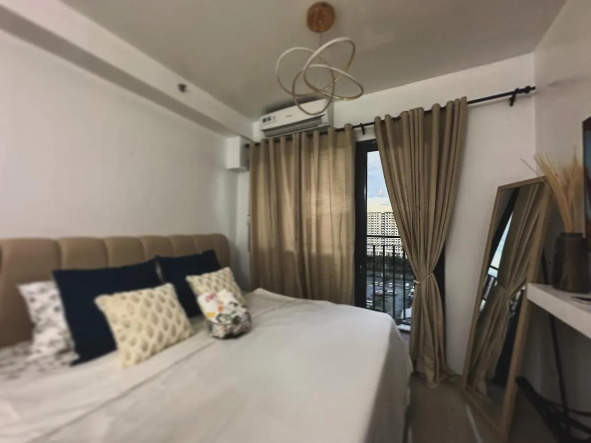 1 Bedroom With Balcony & King Sized Bed Near Mall Of Asia Pasay
